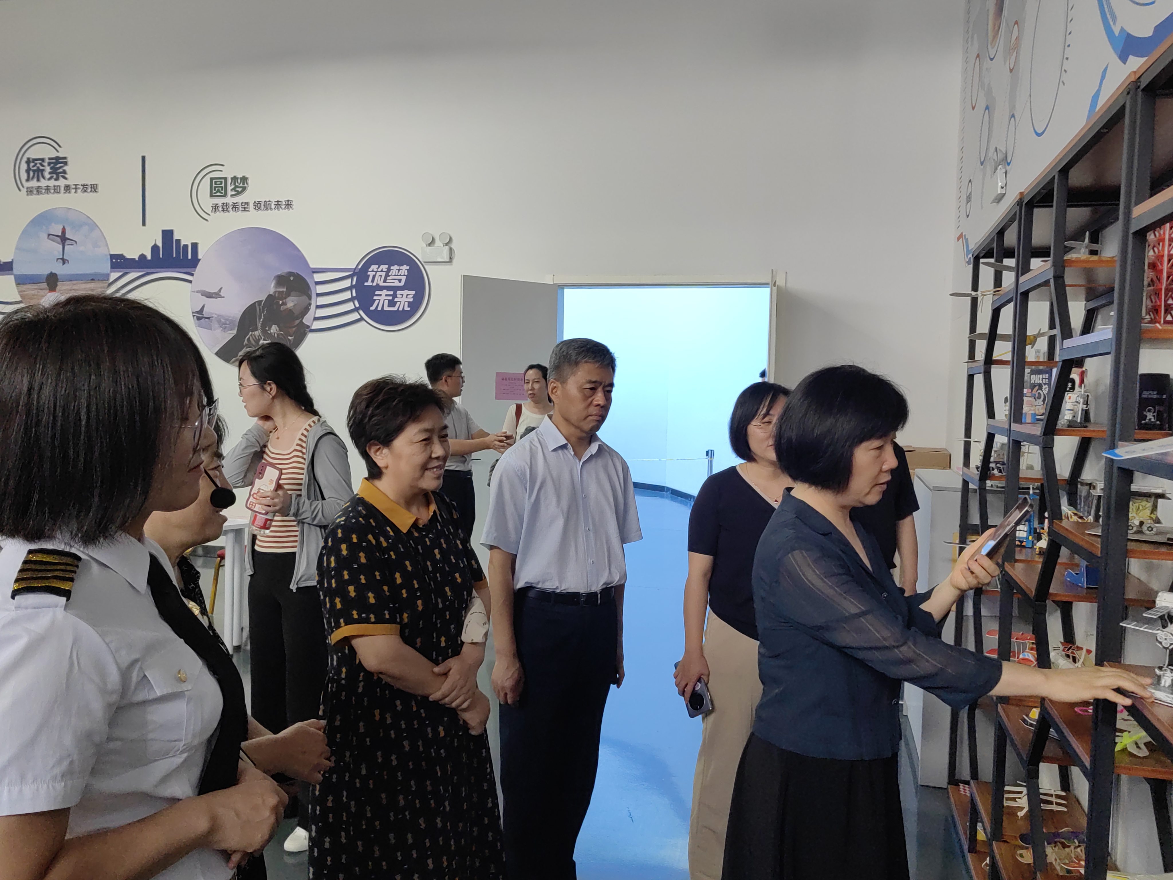 市政协开展航空产业发展民主监督视察活动 市政协开展航空产业发展民主监督视察活动