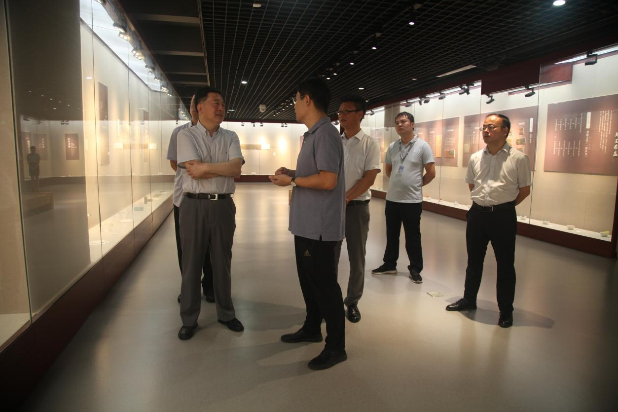 “凝心铸魂强根基，团结奋进新征程” ——团结报社来开封开展专题采访调研活动并举办品读经典团结读书会